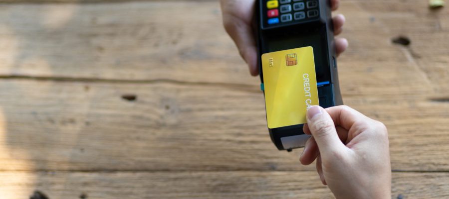 Transazione con bancomat per il pagamento tracciabile delle spese di trasferta e rappresentanza secondo le nuove normative DL 84/2025.